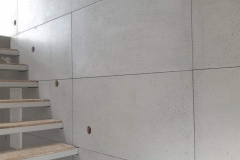 płyty betonowe na klatce schodowej